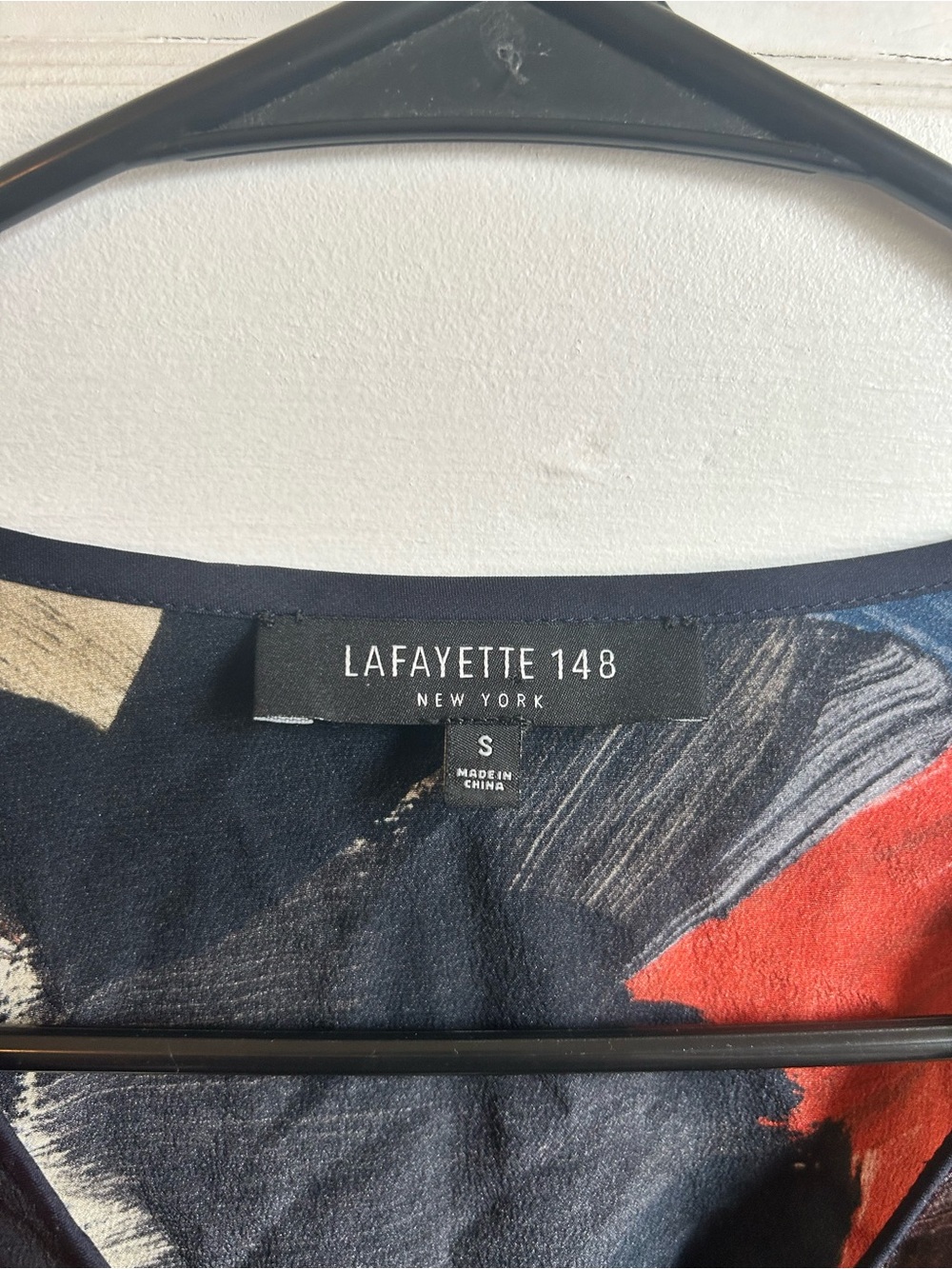 Lafayette 148 New York 100% Silk Multicolor Abstract V-Neck Zip-Front Blouse - Picture 5 of 7